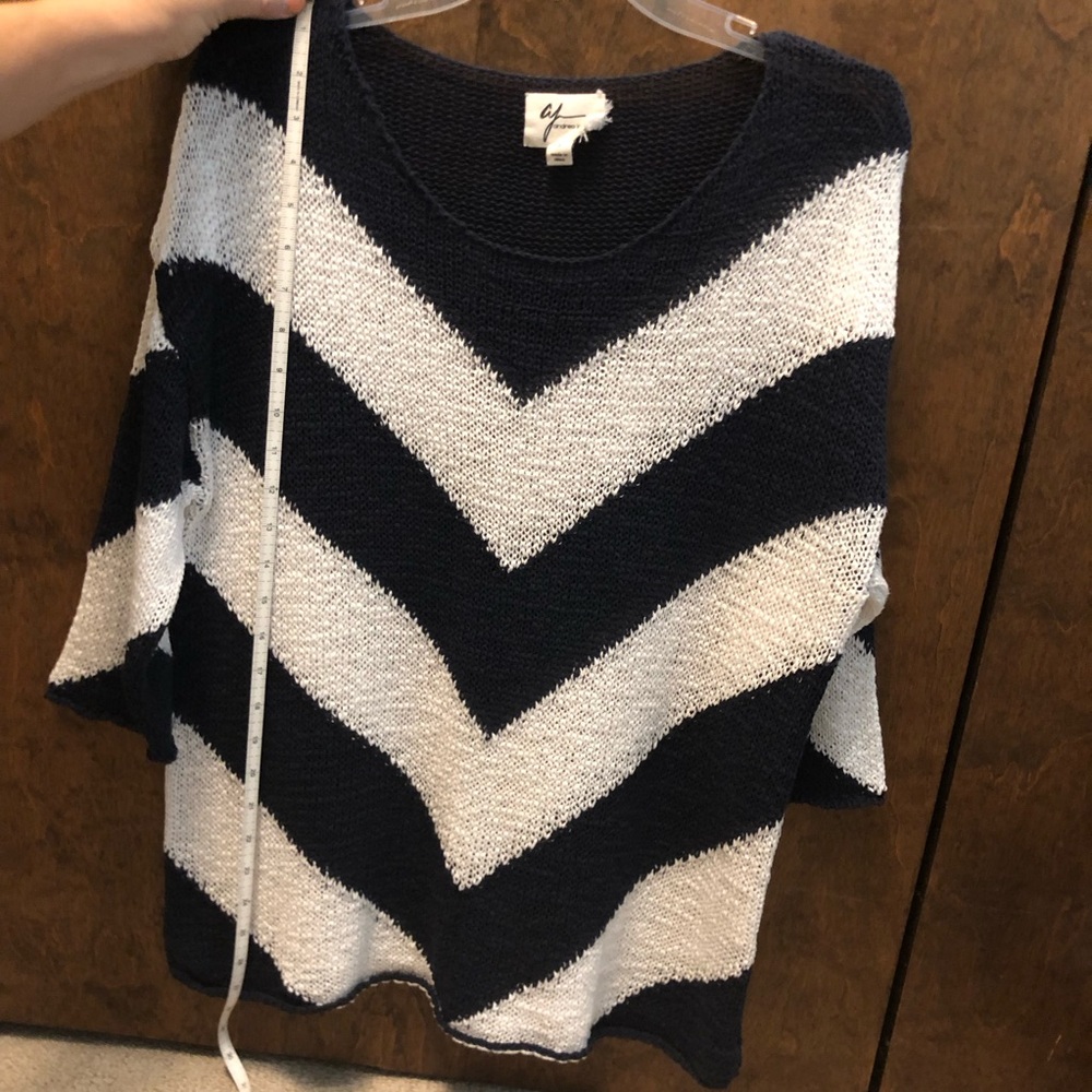 Navy/White Sweater Top